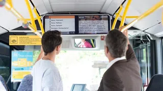 Elektronische Werbung im ÖV – Gibt es bald Werbebildschirme in den SBB-Zügen?