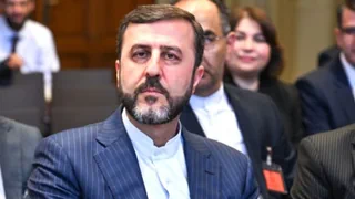 Krieg im Nahen Osten – Trump verkündet US-Treffen mit Iran – Teheran dementiert