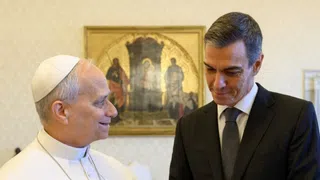 Papstbesuch in Spanien – Warum der Sozialist Sánchez den Papst umwirbt