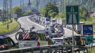 Stillstand auf der Autobahn – Staustunden ohne Ende – so steht es um den Schweizer Verkehr
