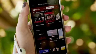 Kulturnews in Kurzform – KI-Musik soll klare Kennzeichnung erhalten