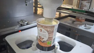 Von der Weide in den Becher – Wie eine Entlebucher Bauernfamilie den Glace-Markt aufmischt